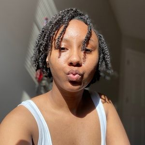 Meet your Posher, Damiya